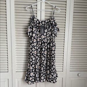 Maternity Nursing Dress, Black Daisy Print, Large by Funjuly